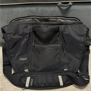Timbuk2 shoulder messenger bag
